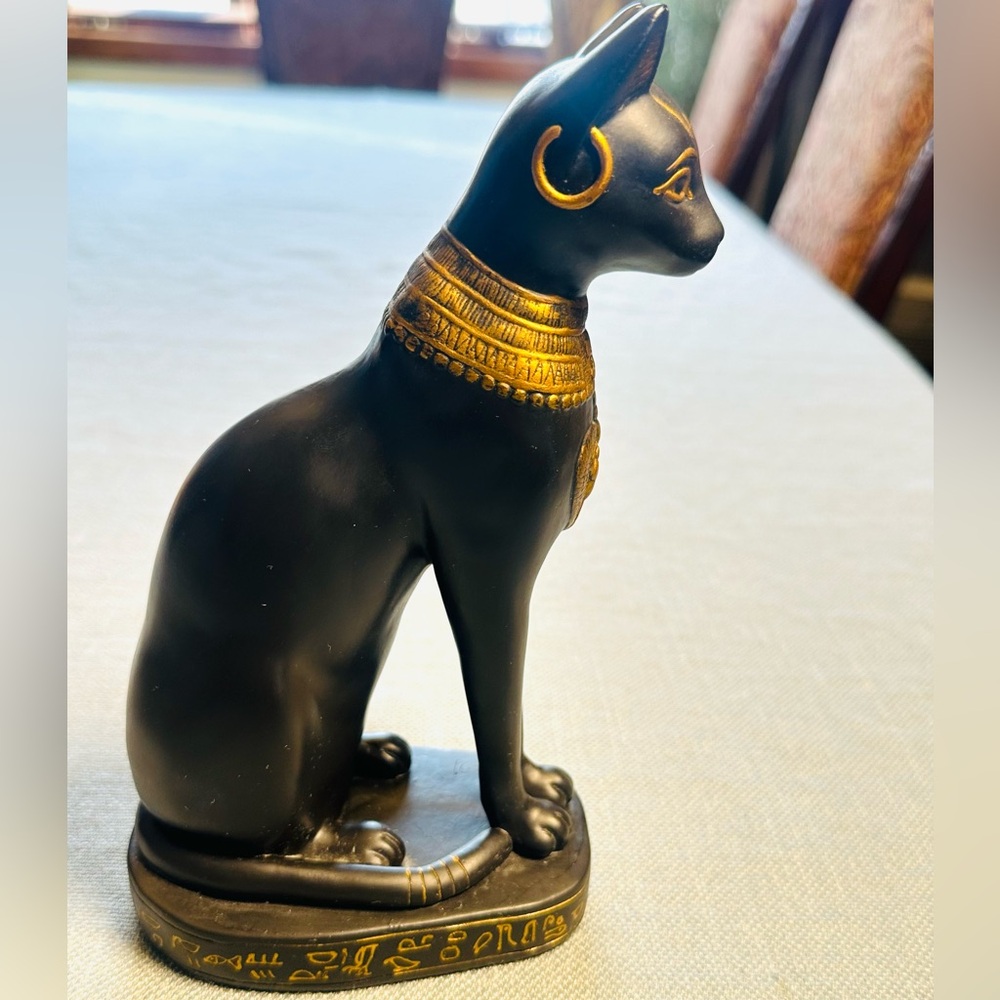 Ornate Egyptian Cat Figurine/Goddess Bastet Centerpiece/Statue Pristine/Rare - Picture 4 of 13